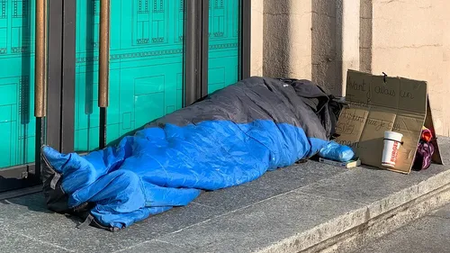 Hauts-de-Seine : un sans-abri, endormi dans un tapis, meurt écrasé...